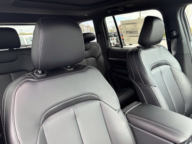 2027 Jeep Grand Cherokee GRAND CHEROKEE LIMITED 4X4