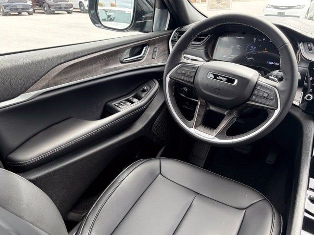 2027 Jeep Grand Cherokee GRAND CHEROKEE LIMITED 4X4