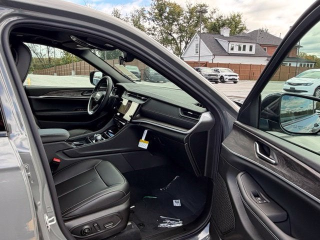 2027 Jeep Grand Cherokee GRAND CHEROKEE LIMITED 4X4