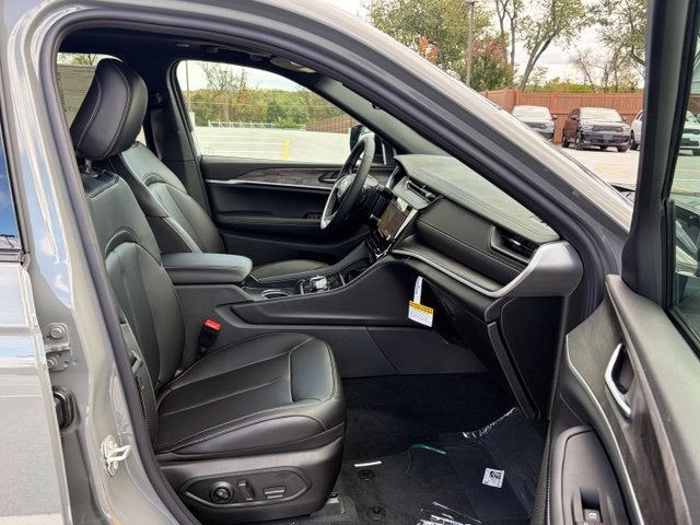 2027 Jeep Grand Cherokee GRAND CHEROKEE LIMITED 4X4