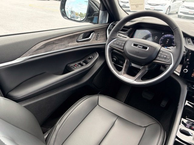 2027 Jeep Grand Cherokee GRAND CHEROKEE LIMITED 4X4