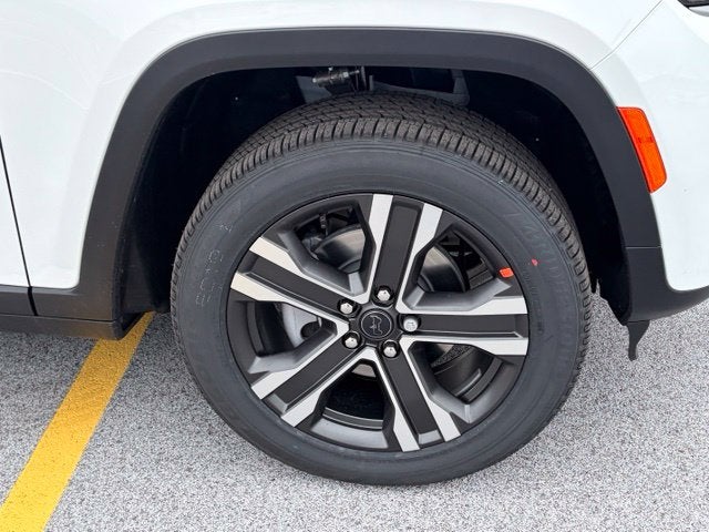 2027 Jeep Grand Cherokee GRAND CHEROKEE LIMITED 4X4