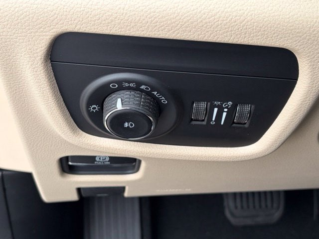 2027 Jeep Grand Cherokee GRAND CHEROKEE LIMITED 4X4