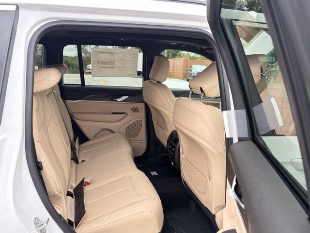 2027 Jeep Grand Cherokee GRAND CHEROKEE LIMITED 4X4