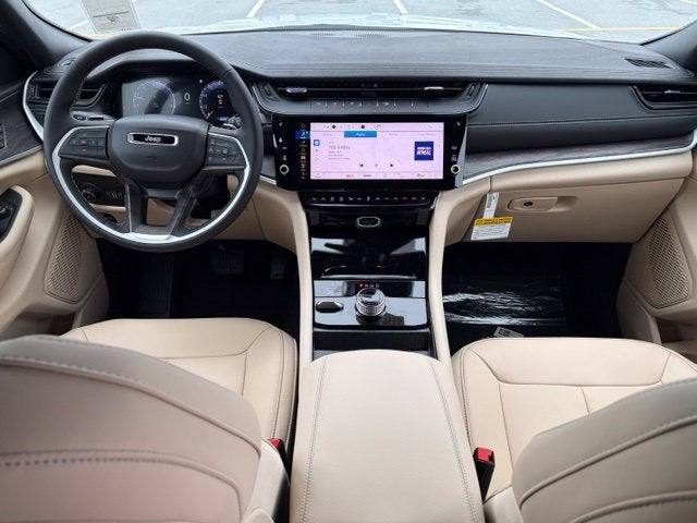 2027 Jeep Grand Cherokee GRAND CHEROKEE LIMITED 4X4