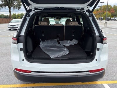 2027 Jeep Grand Cherokee GRAND CHEROKEE LIMITED 4X4
