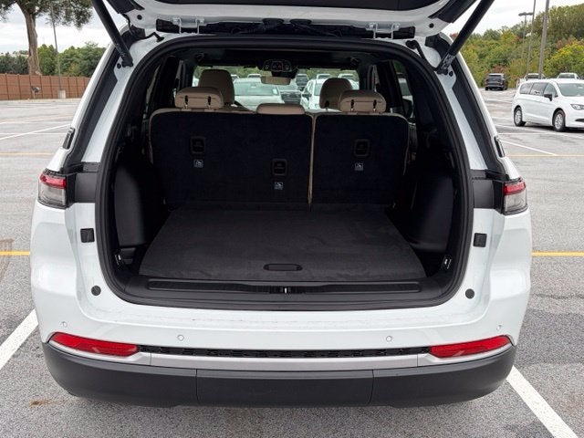 2027 Jeep Grand Cherokee GRAND CHEROKEE LIMITED 4X4