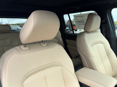 2027 Jeep Grand Cherokee GRAND CHEROKEE LIMITED 4X4
