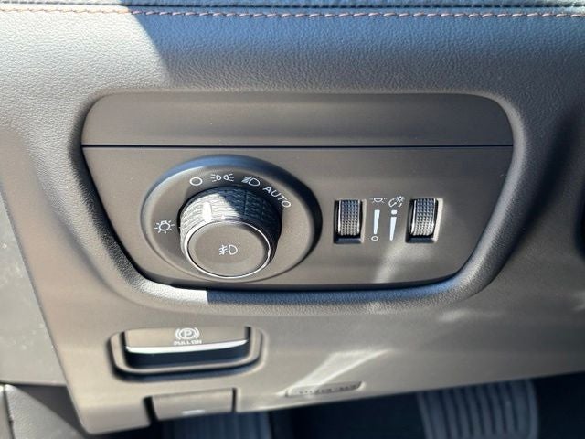 2026 Jeep Grand Cherokee GRAND CHEROKEE SUMMIT 4X4