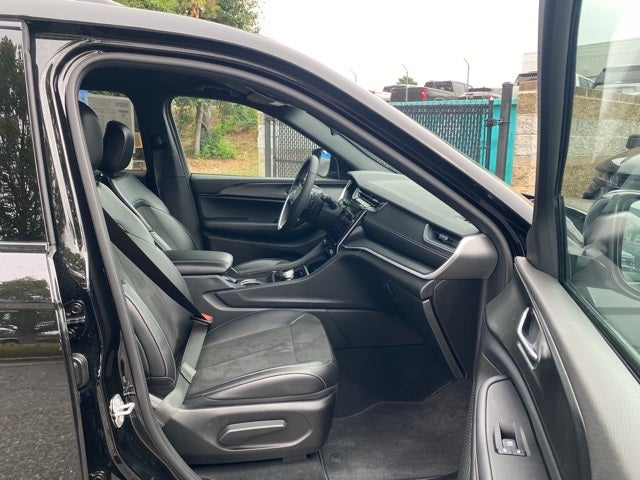 2025 Jeep Grand Cherokee L Altitude 4x4