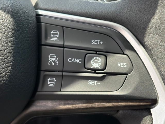 2026 Jeep Grand Cherokee GRAND CHEROKEE L LAREDO ALTITUDE 4X4