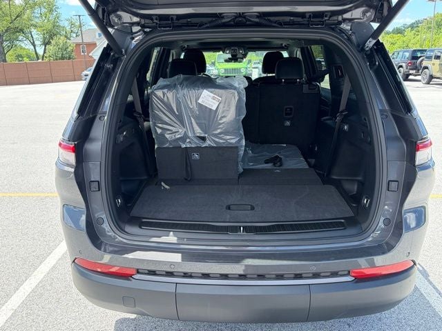 2026 Jeep Grand Cherokee GRAND CHEROKEE L LAREDO ALTITUDE 4X4