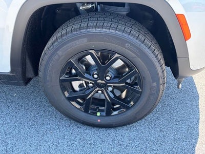 2026 Jeep Grand Cherokee GRAND CHEROKEE L LAREDO ALTITUDE 4X4