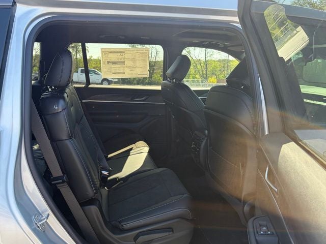 2026 Jeep Grand Cherokee GRAND CHEROKEE L LAREDO ALTITUDE 4X4