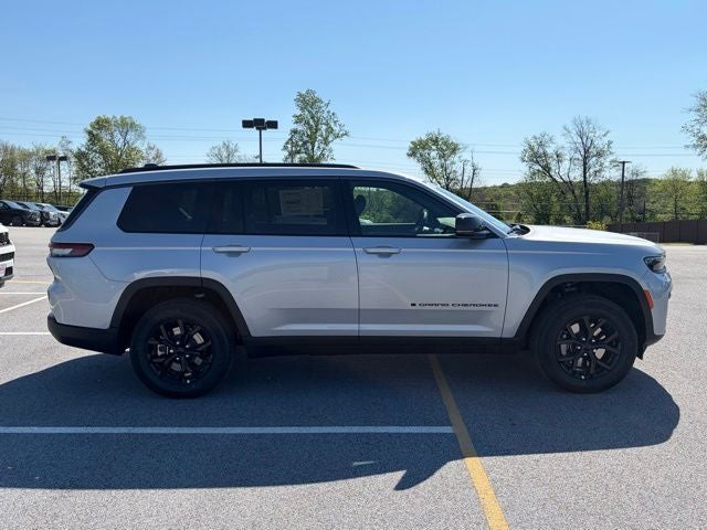 2026 Jeep Grand Cherokee GRAND CHEROKEE L LAREDO ALTITUDE 4X4