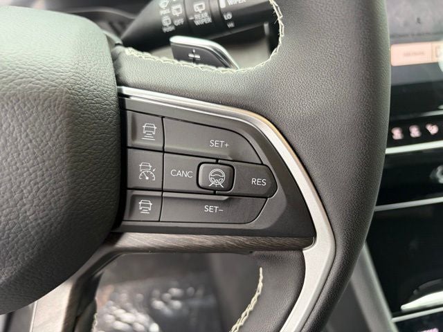 2026 Jeep Grand Cherokee GRAND CHEROKEE L LAREDO ALTITUDE 4X4