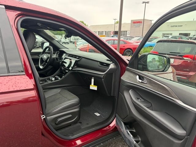 2026 Jeep Grand Cherokee GRAND CHEROKEE L LAREDO ALTITUDE 4X4