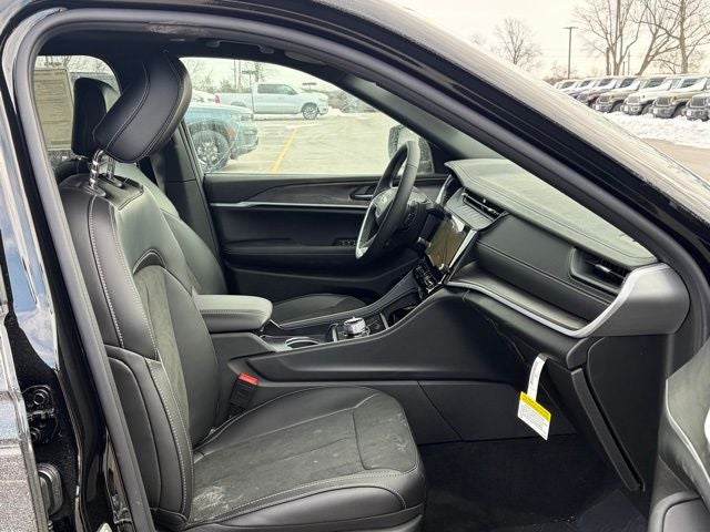 2026 Jeep Grand Cherokee GRAND CHEROKEE L LAREDO ALTITUDE 4X4