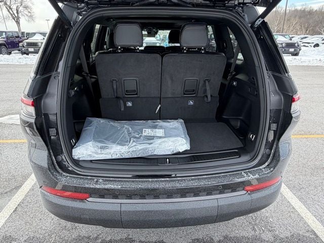 2026 Jeep Grand Cherokee GRAND CHEROKEE L LAREDO ALTITUDE 4X4