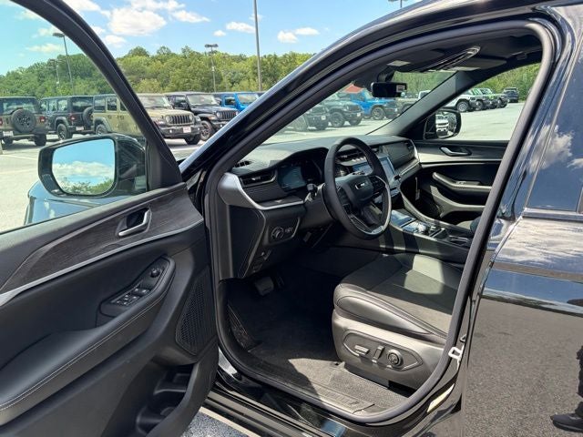 2026 Jeep Grand Cherokee GRAND CHEROKEE L LAREDO ALTITUDE 4X4