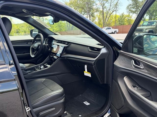 2026 Jeep Grand Cherokee GRAND CHEROKEE L LAREDO ALTITUDE 4X4
