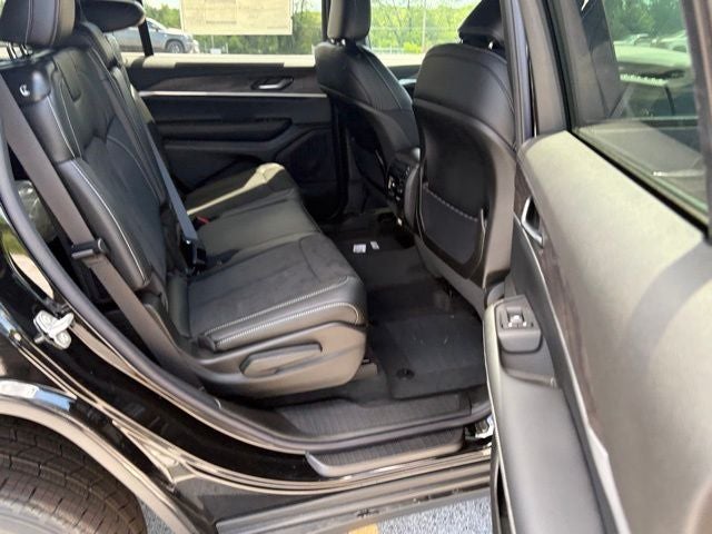 2026 Jeep Grand Cherokee GRAND CHEROKEE L LAREDO ALTITUDE 4X4