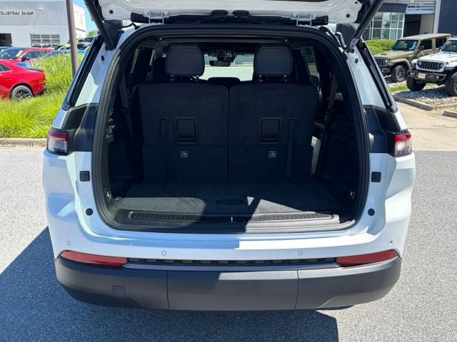 2026 Jeep Grand Cherokee GRAND CHEROKEE L LAREDO ALTITUDE 4X4