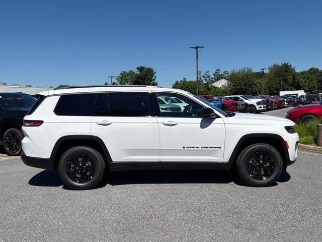 2026 Jeep Grand Cherokee GRAND CHEROKEE L LAREDO ALTITUDE 4X4
