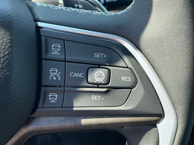 2026 Jeep Grand Cherokee GRAND CHEROKEE L LAREDO ALTITUDE 4X4