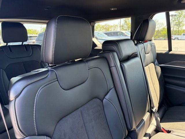 2026 Jeep Grand Cherokee GRAND CHEROKEE L LAREDO ALTITUDE 4X4