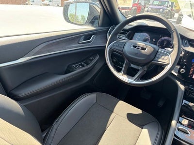 2026 Jeep Grand Cherokee GRAND CHEROKEE L LAREDO ALTITUDE 4X4