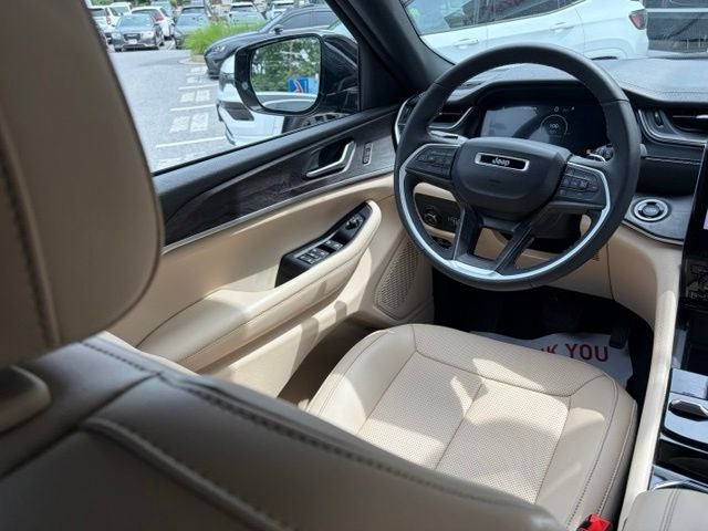 2023 Jeep Grand Cherokee L Limited 4x4