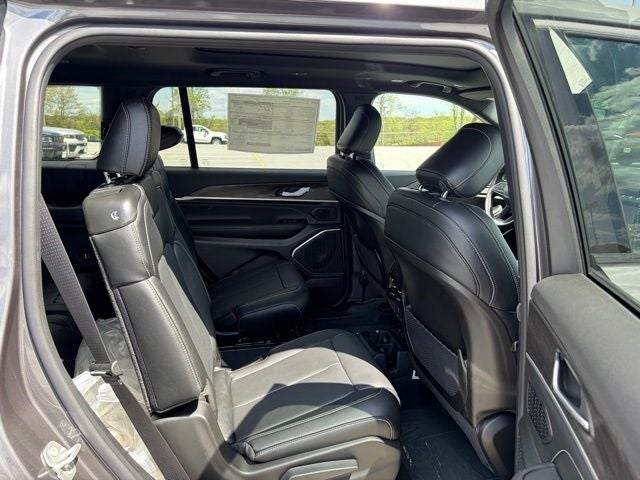 2026 Jeep Grand Cherokee GRAND CHEROKEE L LIMITED RESERVE 4X4