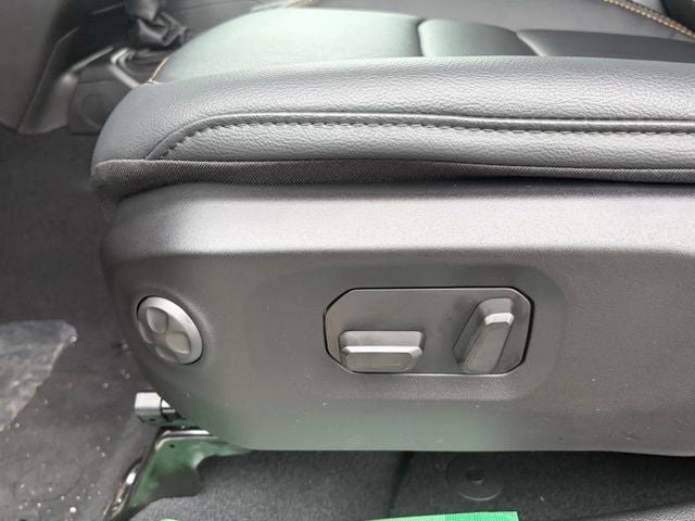 2026 Jeep Gladiator GLADIATOR SAHARA 4X4