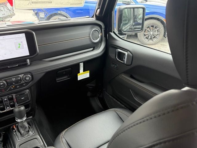 2026 Jeep Gladiator GLADIATOR SAHARA 4X4