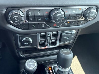 2026 Jeep Gladiator GLADIATOR SAHARA 4X4
