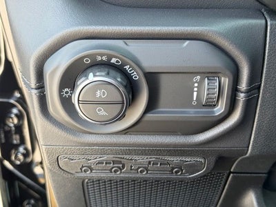 2026 Jeep Gladiator GLADIATOR SAHARA 4X4