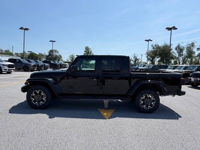 2026 Jeep Gladiator GLADIATOR SAHARA 4X4