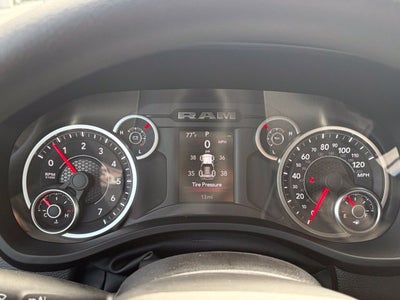 2027 RAM Ram 1500 RAM 1500 TRADESMAN QUAD CAB 4X2 6'4' BOX