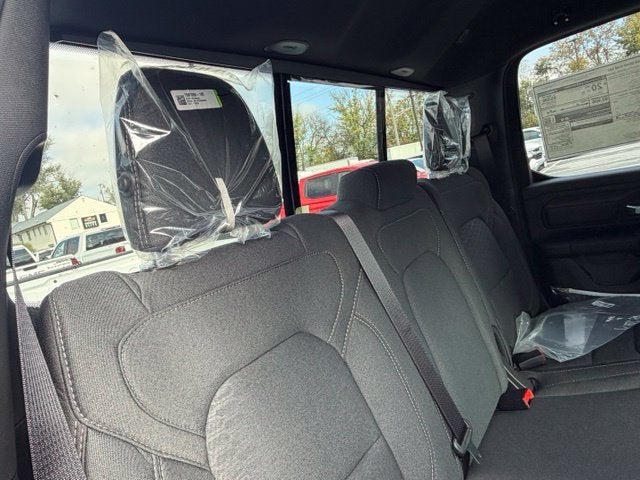 2027 RAM Ram 1500 RAM 1500 TRADESMAN QUAD CAB 4X2 6'4' BOX
