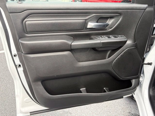 2027 RAM Ram 1500 RAM 1500 TRADESMAN QUAD CAB 4X2 6'4' BOX