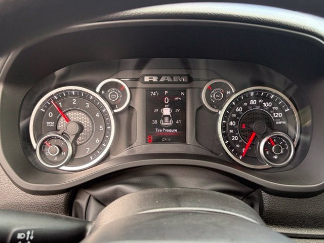 2027 RAM Ram 1500 RAM 1500 TRADESMAN QUAD CAB 4X2 6'4' BOX