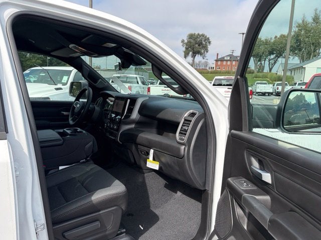 2027 RAM Ram 1500 RAM 1500 TRADESMAN QUAD CAB 4X2 6'4' BOX