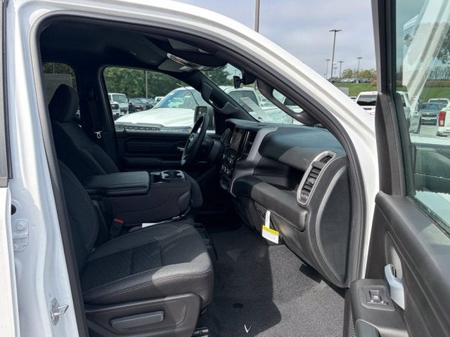 2027 RAM Ram 1500 RAM 1500 TRADESMAN QUAD CAB 4X2 6'4' BOX