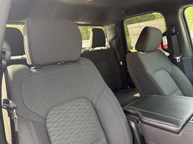 2027 RAM Ram 1500 RAM 1500 TRADESMAN QUAD CAB 4X2 6'4' BOX