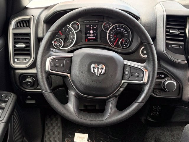 2027 RAM Ram 1500 RAM 1500 TRADESMAN QUAD CAB 4X2 6'4' BOX