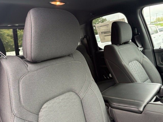 2027 RAM Ram 1500 RAM 1500 TRADESMAN QUAD CAB 4X2 6'4' BOX