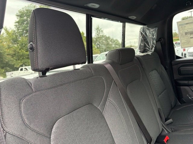 2027 RAM Ram 1500 RAM 1500 TRADESMAN QUAD CAB 4X2 6'4' BOX
