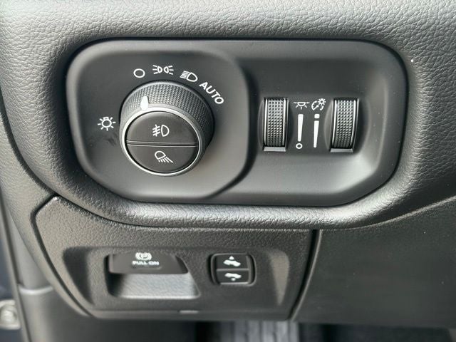 2026 RAM 1500 RAM 1500 BIG HORN QUAD CAB 4X4 6'4' BOX