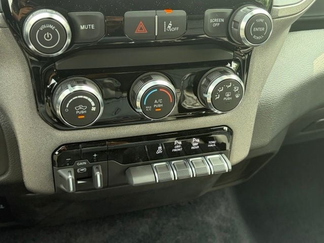 2026 RAM Ram 1500 RAM 1500 TRADESMAN QUAD CAB 4X4 6'4' BOX